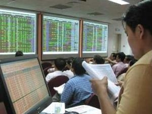 VN-Index bất ngờ tăng tốc